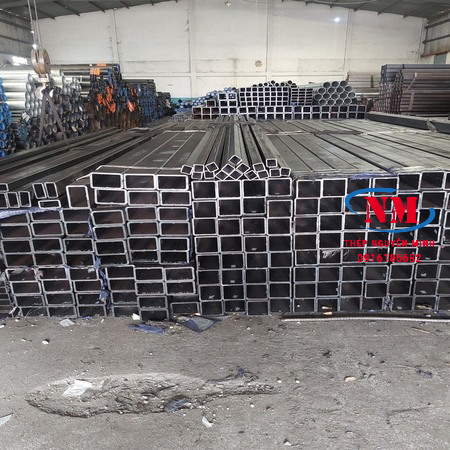 thép hộp vuông 50x50x5