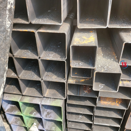 Thép hộp vuông 50x50x4