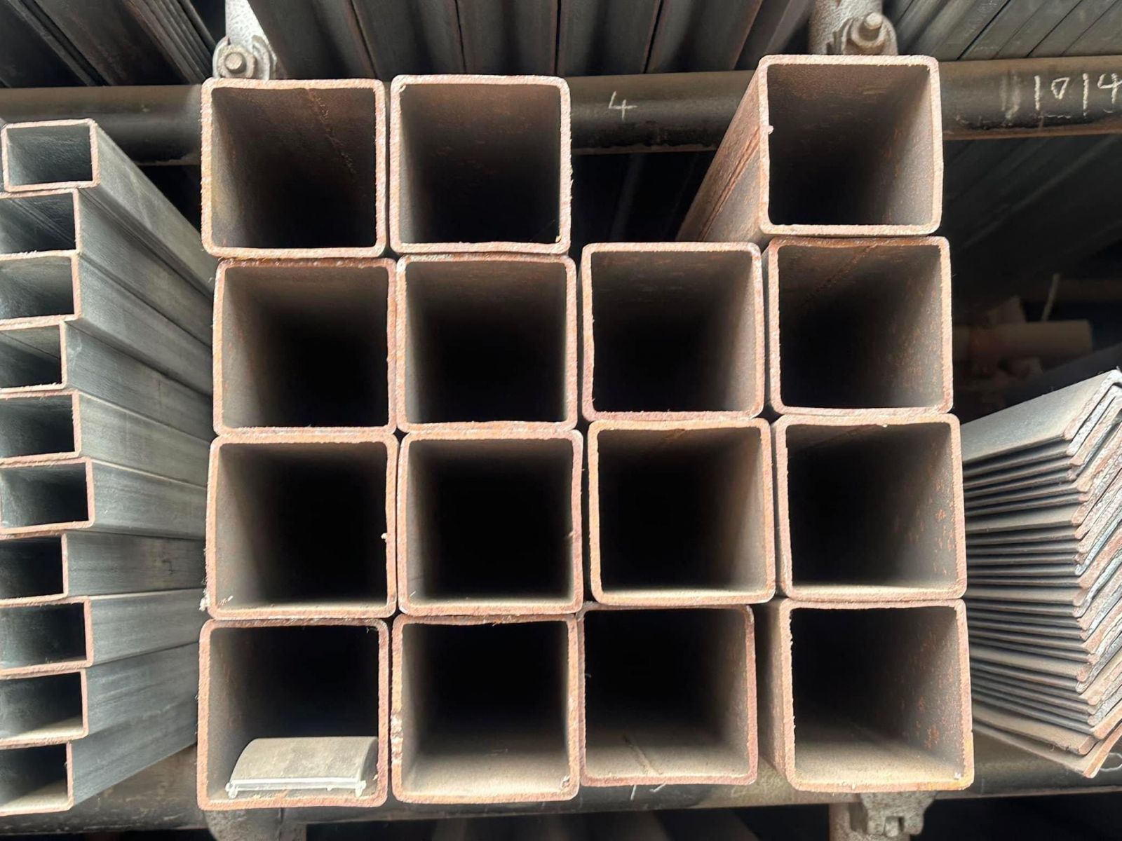 THÉP HỘP 300X300 DÀY 5LY/6LY/8LY/10LY/12LY/15LY/16LY/20LY